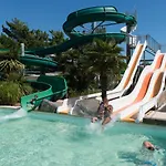 Camping Les Chouans Hotel