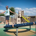 Camping Les Chouans Hotel *
