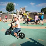 Camping Les Chouans Hotel