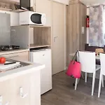 Hotel Camping Les Chouans *