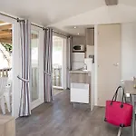 Camping Les Chouans Hotel