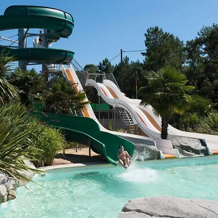 ホテル Camping Les Chouans