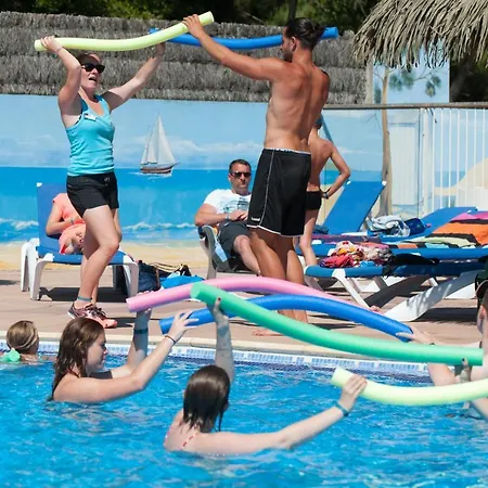 Camping Les Chouans ホテル