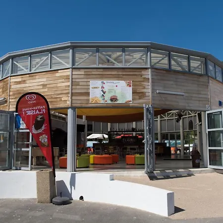 Camping Les Chouans 酒店 圣伊莱尔·德列