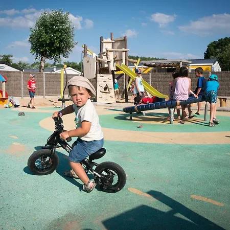 Camping Les Chouans 酒店