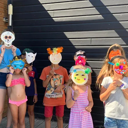 Camping Les Chouans 酒店 *