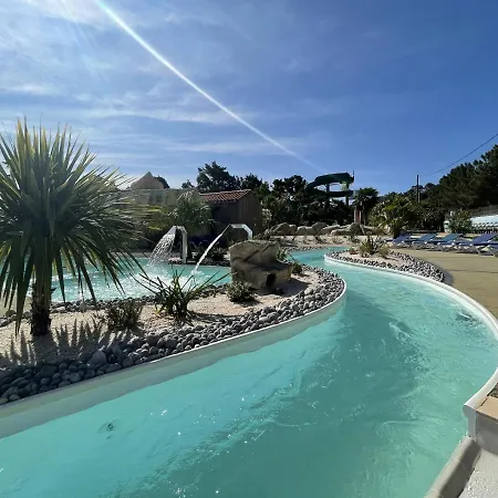 酒店 Camping Les Chouans 圣伊莱尔·德列