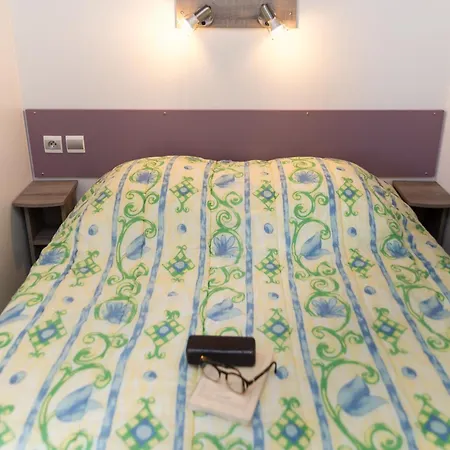 酒店 Camping Les Chouans 圣伊莱尔·德列