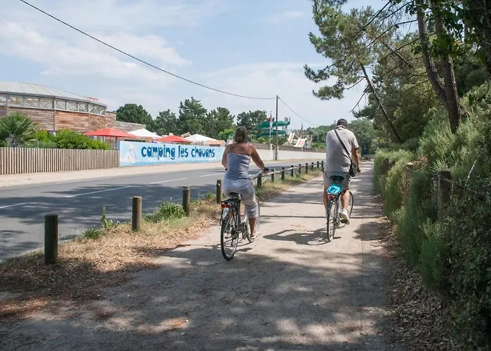 Camping Les Chouans Hotel