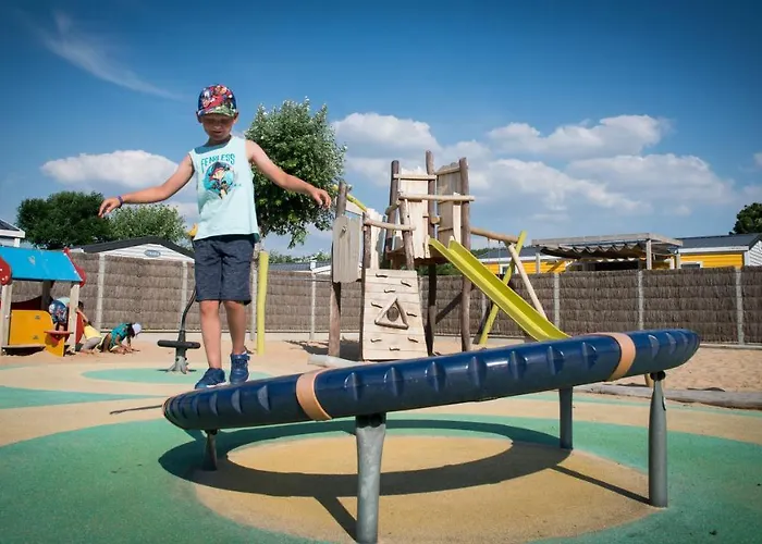 Camping Les Chouans Hotel *