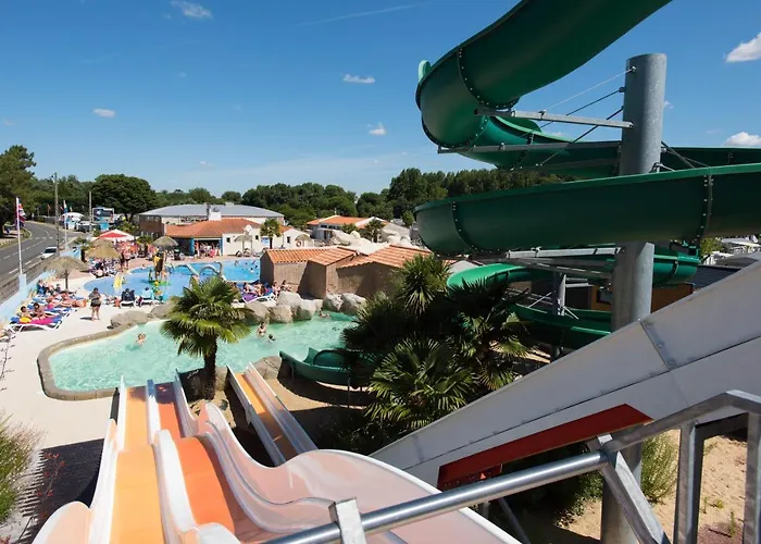 Hotel Camping Les Chouans *