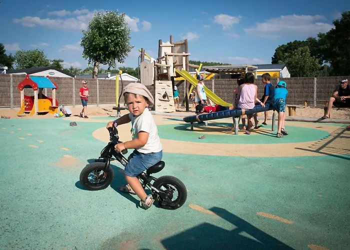 Camping Les Chouans Hotel