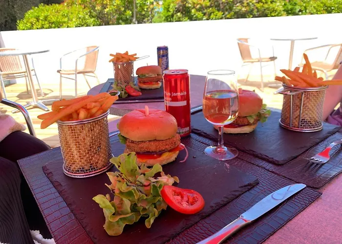 Hotel Camping Les Chouans *