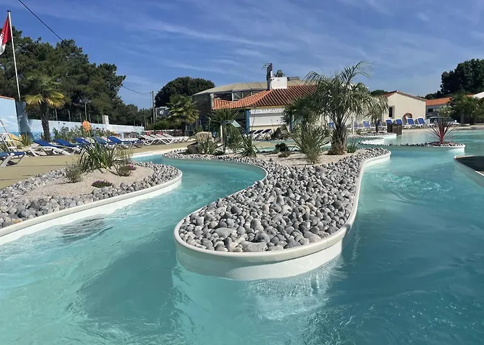 Hotel Camping Les Chouans *