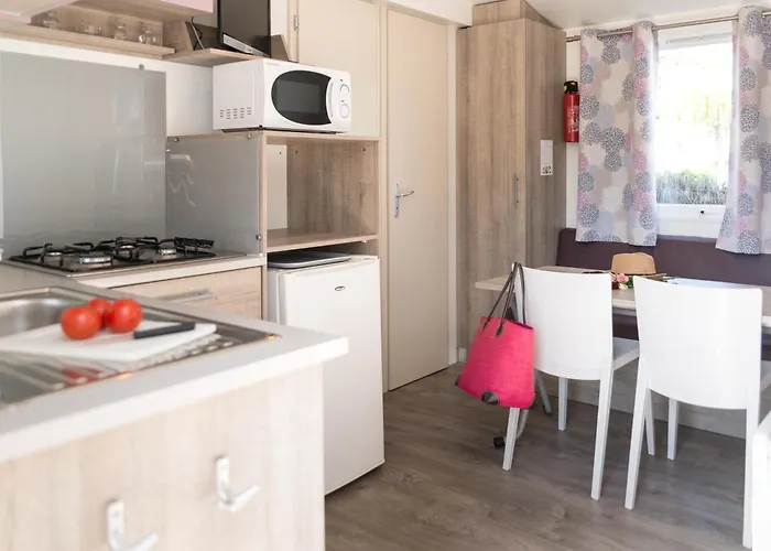 Hotel Camping Les Chouans *