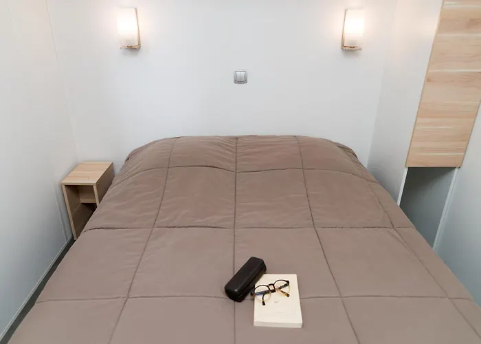 Camping Les Chouans Hotel *