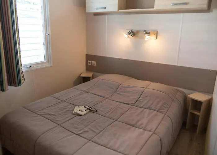 Camping Les Chouans Hotel